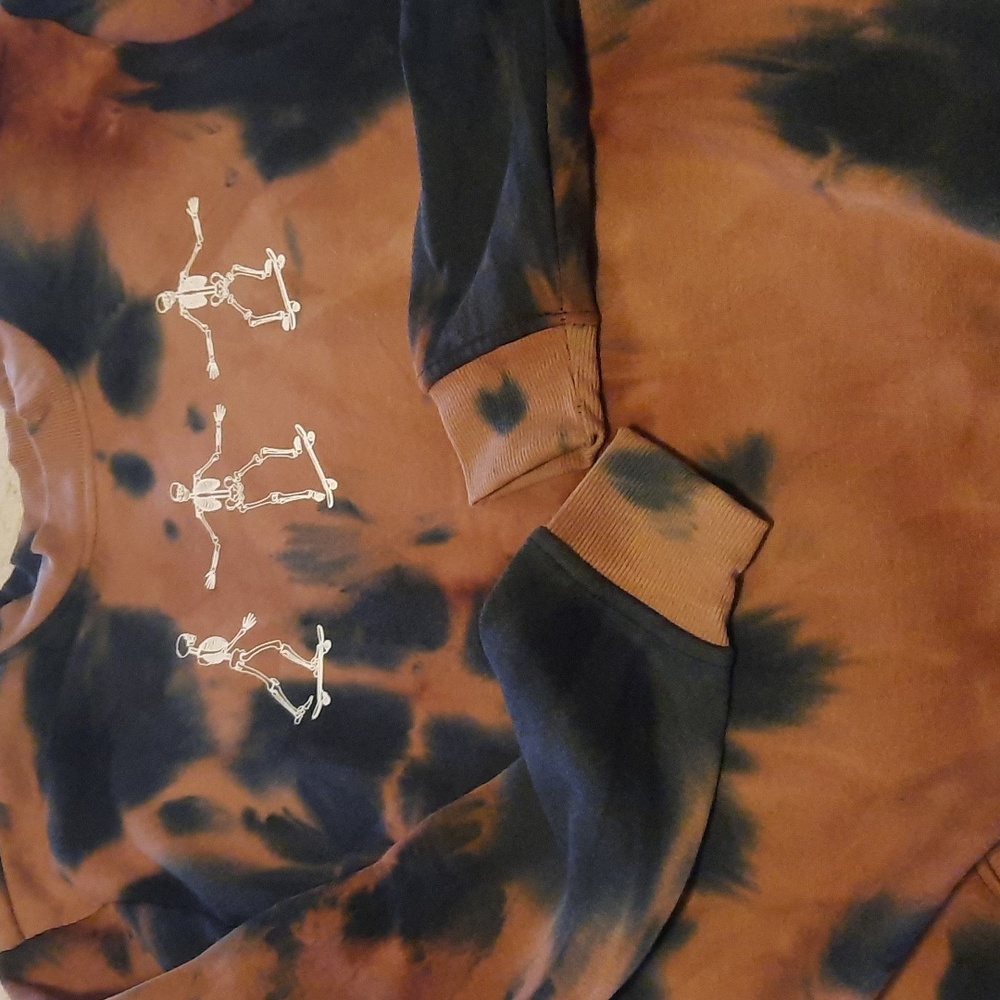 Crewneck sweatshirt